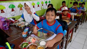 Dikritik Soal Anggaran dan Gizi, Prabowo Tetap Gas Program Makan Gratis: “Ini Investasi Masa Depan Bangsa”