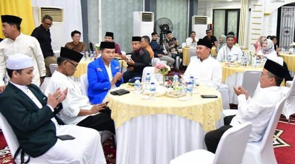 Mempererat Sinergi, Ketua DPRD Sumsel Gelar Silaturahmi dan Buka Puasa Bersama Aktivis hingga Wartawan
