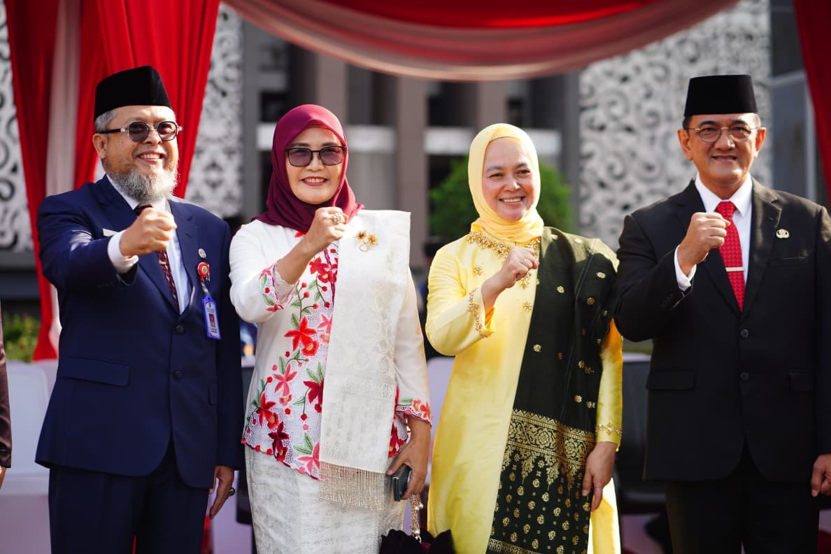 Semangat Kartini Menggelora, Sekda Sumsel  Edward Candra Pimpin Apel Gabungan Peringatan Hari Kartini 2026