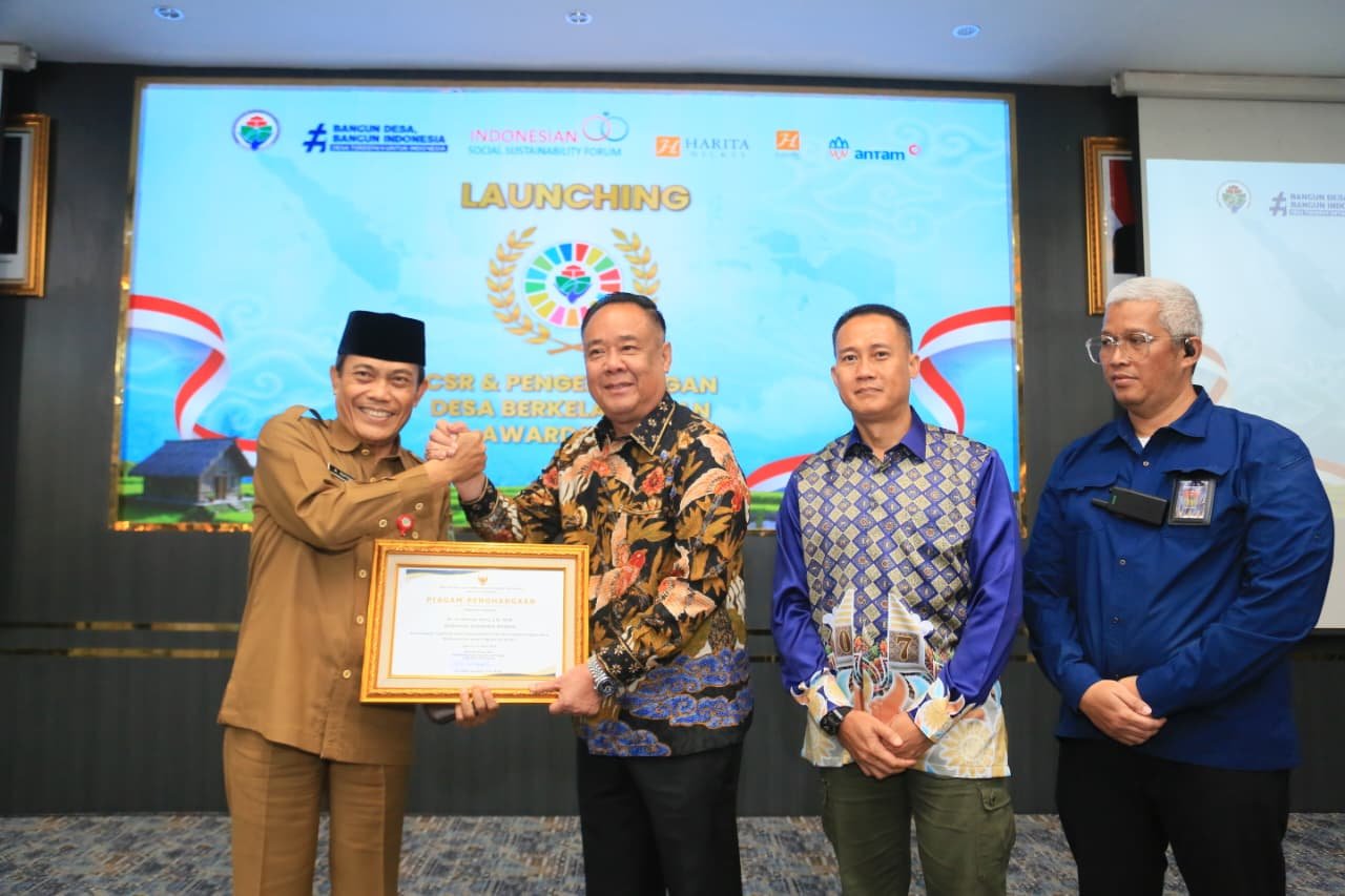 Pemprov Sumsel di Bawah Kepemimpinan Gubernur Herman Deru dan Wagub Cik Ujang Terima Penghargaan CSR dari Kemendes PDT