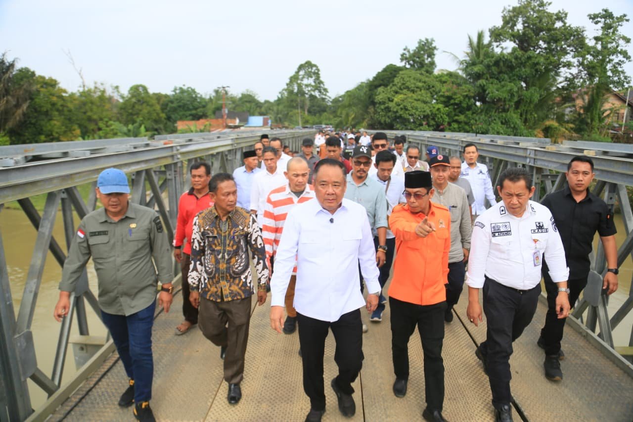 Wagub Sumsel Cik Ujang Pastikan Jembatan Sungai Menang Dibangun Kembali pada 2027