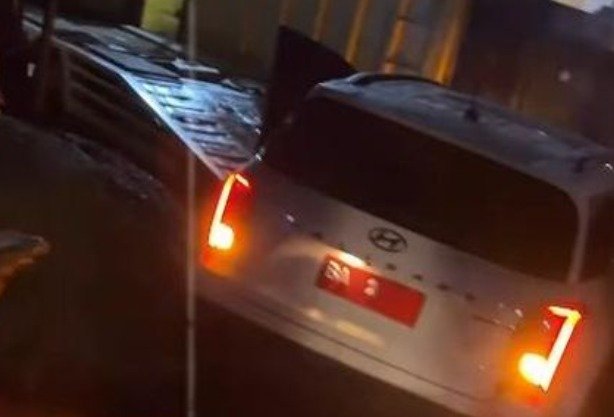 Mobil Dinas Rusak Parah Usai Tabrak Bak Truk, Wagub Sumbar Vasko Ruseimy Alami Kecelakaan