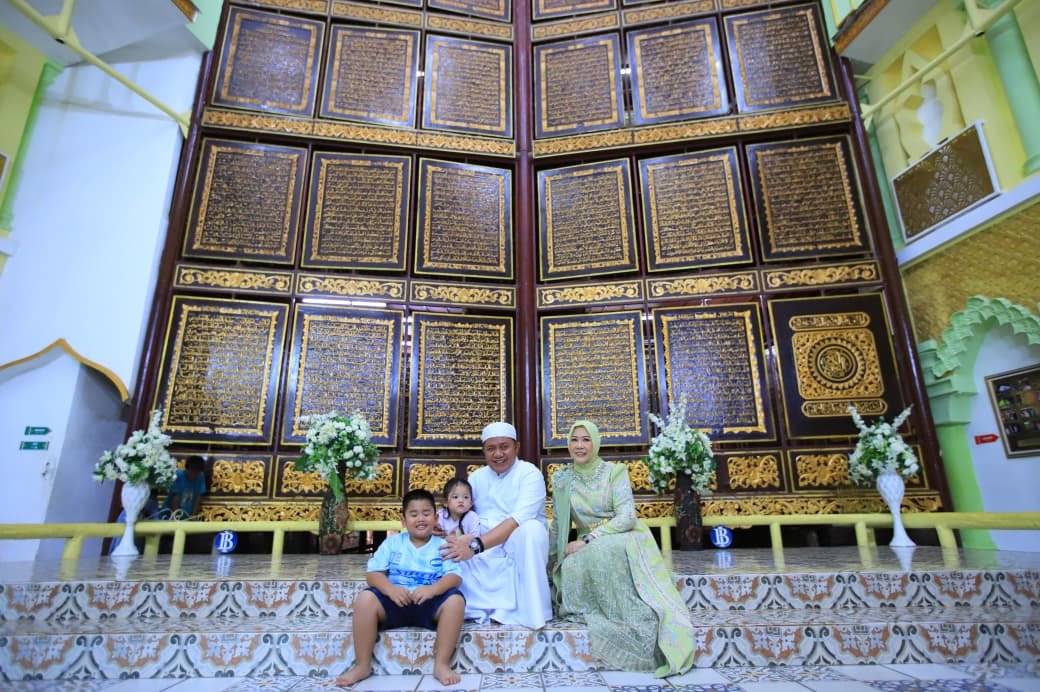 Gubernur Herman Deru Serahkan Hewan Kurban, Ziarah Keluarga hingga Kunjungi Wisata Religi Al Quran Raksasa di Hari Raya Idul Adha